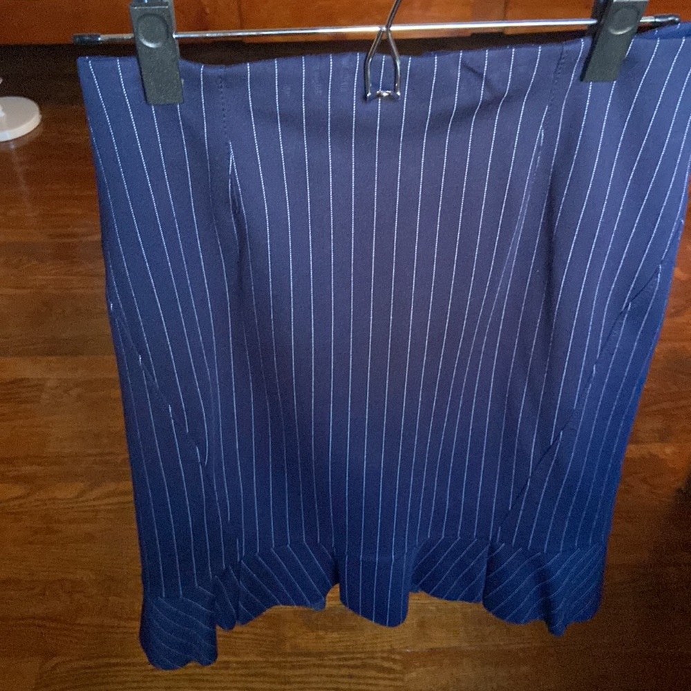 White House Black Market Navy Blue Pinstripe Skirt Flared 6P Never Worn